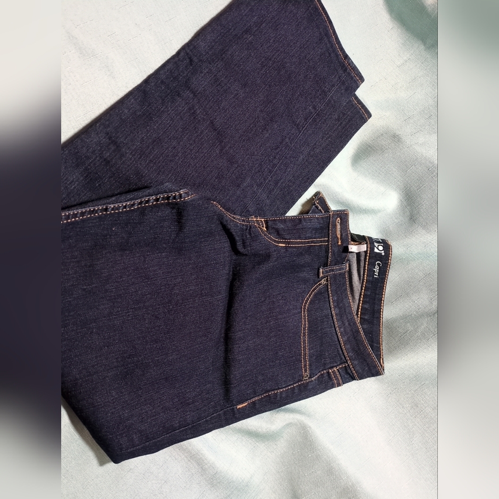 Apt. 9 Capri Jeans Size 8 Mid Rise Embellished Crop Denim Pockets